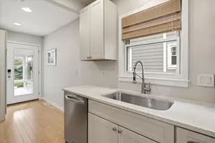 1264 Hoyt Ave W, Saint Paul, MN 55108 - Photo 9