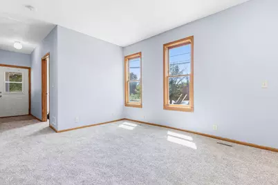 979 Victoria Street N, Saint Paul, MN 55103 - Photo 5