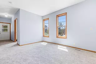 979 Victoria St N, Saint Paul, MN 55103 - Photo 5