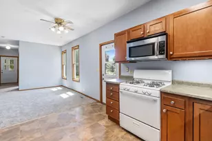 979 Victoria St N, Saint Paul, MN 55103 - Photo 9