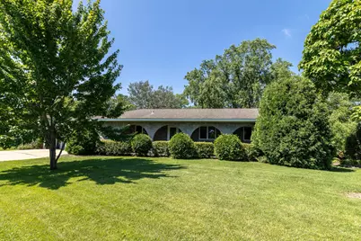 10046 Park Avenue S, Bloomington, MN 55420 - Photo 1