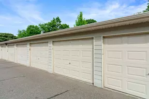 2110 Ridge Dr, Saint Louis Park, MN 55416 - Photo 9