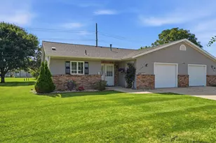 2706 9th St SW, Willmar, MN 56201 - Photo 1