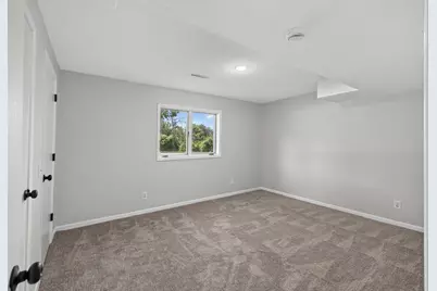 2709 Holloway Avenue E, North Saint Paul, MN 55109 - Photo 25