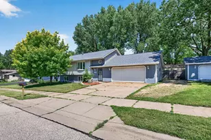 2709 Holloway Ave E, North Saint Paul, MN 55109 - Photo 1