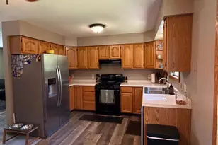 418 1st St, Sandstone, MN 55072 - Photo 3