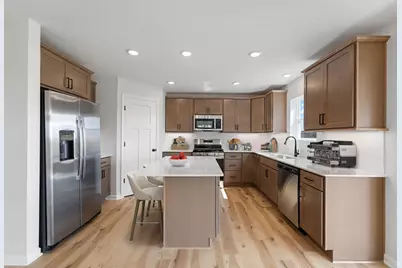 738 Prospect Point, Jordan, MN 55352 - Photo 3