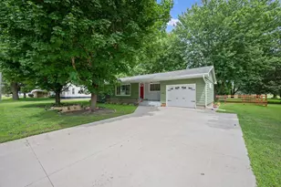 211 Kelser St, Welcome, MN 56181 - Photo 27