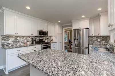 809 Spruce Place, Saint Peter, MN 56082 - Photo 13