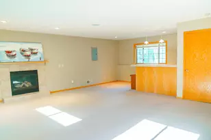 2543 Cypress St, Maplewood, MN 55109 - Photo 37