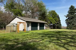 26176 Co Rd 11, Renville, MN 56284 - Photo 25