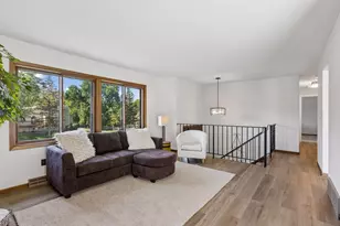 4235 Bridgewood Terrace, Vadnais Heights, MN 55127 - Photo 11