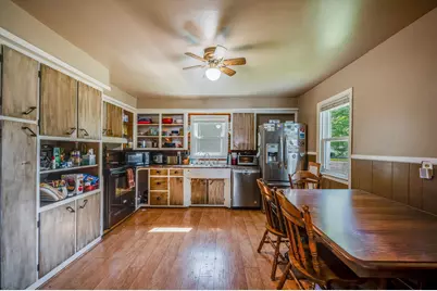 319 E 10th Street, Blue Earth, MN 56013 - Photo 5