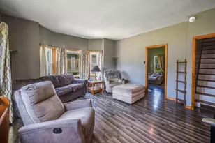 319 E 10th St, Blue Earth, MN 56013 - Photo 3