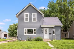 319 E 10th St, Blue Earth, MN 56013 - Photo 23