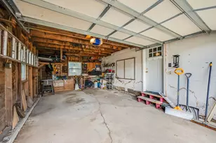 319 E 10th St, Blue Earth, MN 56013 - Photo 21