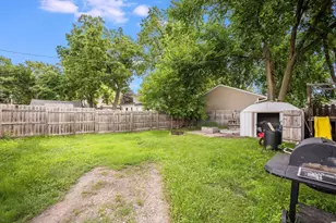 319 E 10th St, Blue Earth, MN 56013 - Photo 27