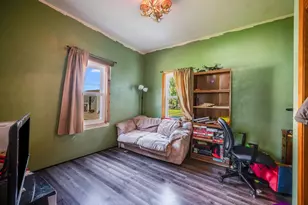 319 E 10th St, Blue Earth, MN 56013 - Photo 9