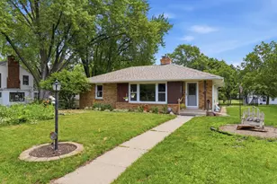 3426 Zenith Ave N, Robbinsdale, MN 55422 - Photo 3