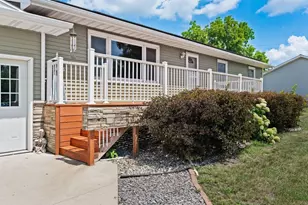 219 5th St SE, Madelia, MN 56062 - Photo 3