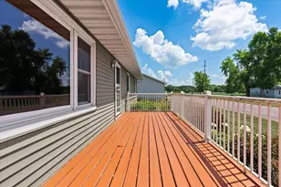 219 5th St SE, Madelia, MN 56062 - Photo 5