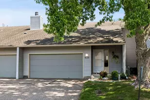 954 Carmel Ct, Shoreview, MN 55126 - Photo 3