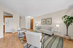1560 Wheelock Ln, Saint Paul, MN 55117 - Photo 3