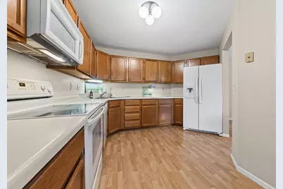 1560 Wheelock Lane #203, Saint Paul, MN 55117 - Photo 9