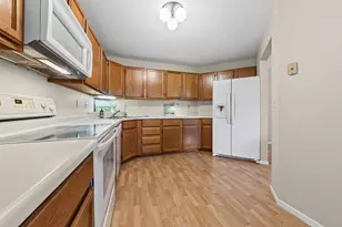 1560 Wheelock Ln, Saint Paul, MN 55117 - Photo 9