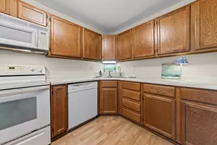 1560 Wheelock Ln, Saint Paul, MN 55117 - Photo 13