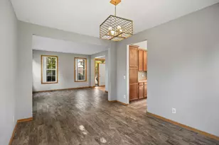 1893 Clover Meadow Dr, Chaska, MN 55318 - Photo 7