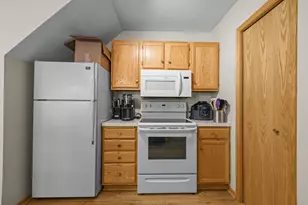 1795 Donegal Dr, Woodbury, MN 55125 - Photo 9