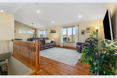 2458 Timberwood Lane NE, Owatonna, MN 55060 - Photo 3