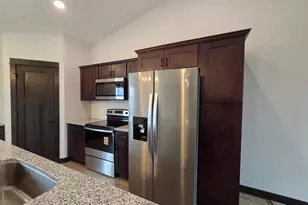 1110 Cullen St, Saint Peter, MN 56082 - Photo 9