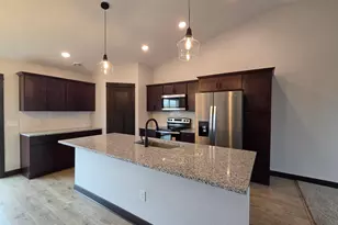 1110 Cullen St, Saint Peter, MN 56082 - Photo 5