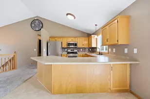 920 S Cedar St, Belle Plaine, MN 56011 - Photo 9
