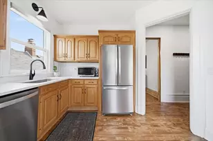 593 Laurel Ave, Saint Paul, MN 55102 - Photo 11
