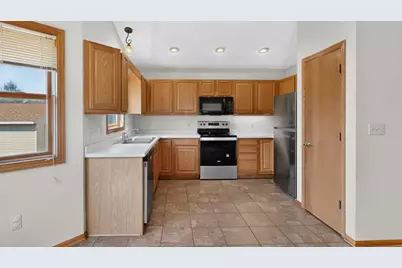3704 Strathmore Lane SE, Rochester, MN 55904 - Photo 17