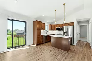 413 10th St W, Mantorville, MN 55955 - Photo 9