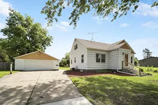 307 Lyndale Ave N, New Prague, MN 56071 - Photo 3
