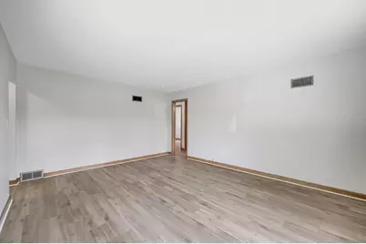 307 Lyndale Avenue N, New Prague, MN 56071 - Photo 9