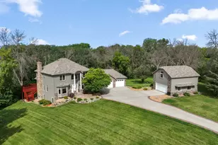 22530 Forest Ridge Dr, Lakeville, MN 55044 - Photo 3