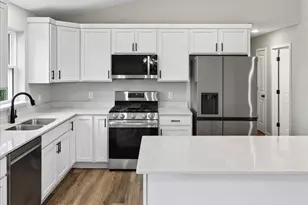 37514 Greenway Ave, North Branch, MN 55056 - Photo 11