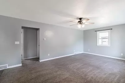 312 9th Avenue SE, Waseca, MN 56093 - Photo 9