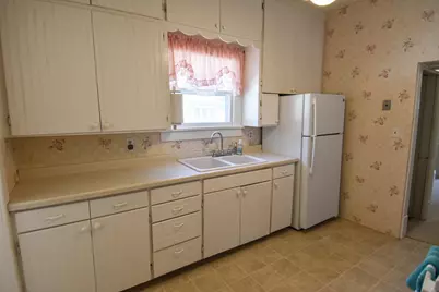 313 State Avenue N, Thief River Falls, MN 56701 - Photo 15