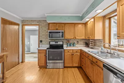 6841 Carmen Avenue, Inver Grove Heights, MN 55076 - Photo 11