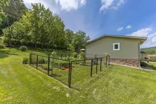 W764 Valley Dr, Fountain City, WI 54629 - Photo 57