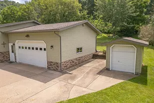 W764 Valley Dr, Fountain City, WI 54629 - Photo 55