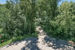 13707 Green Briar Dr, Minnetonka, MN 55305 - Photo 3