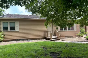 1306 Crestview Rd, Albert Lea, MN 56007 - Photo 3